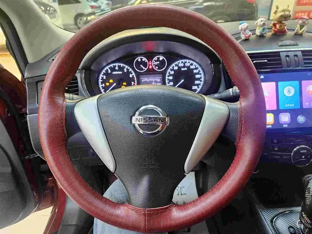 Tiida 1.6 L CVT Cool Cafe