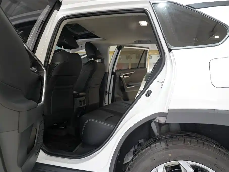 RAV4 2.0 L CVT 2 WD Style