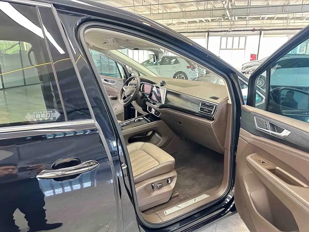 Viloran Facelift 330 TSI Luxury