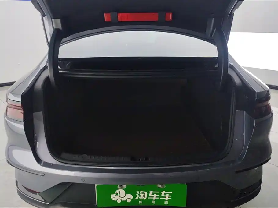 Han DM-i 125 KM Distinguished