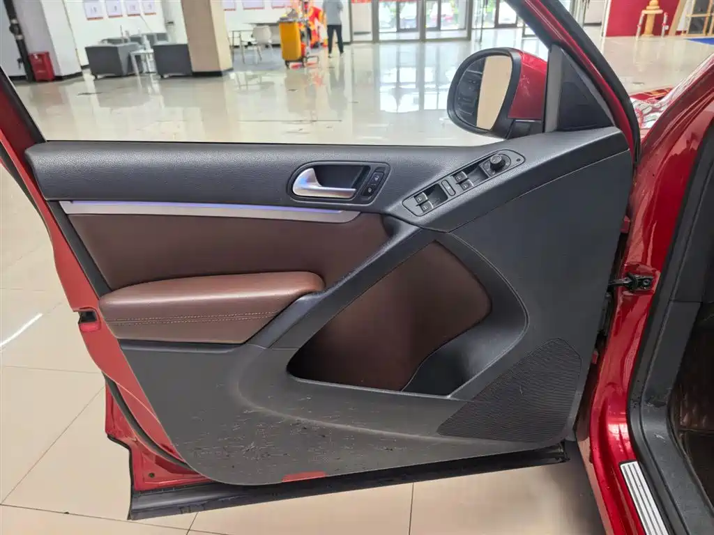 Tiguan 1.8 TSI Auto 4 WD Luxury