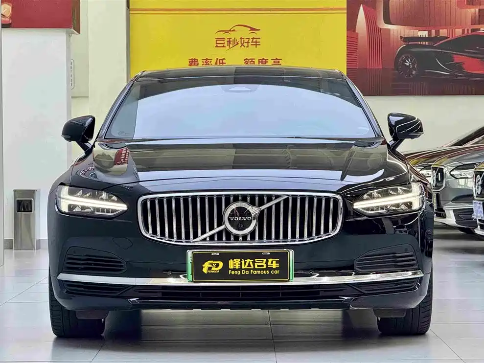 Volvo S90 PHEV 沃尔沃S90插电式混动 2022款 T8 E驱混动 智雅豪华版