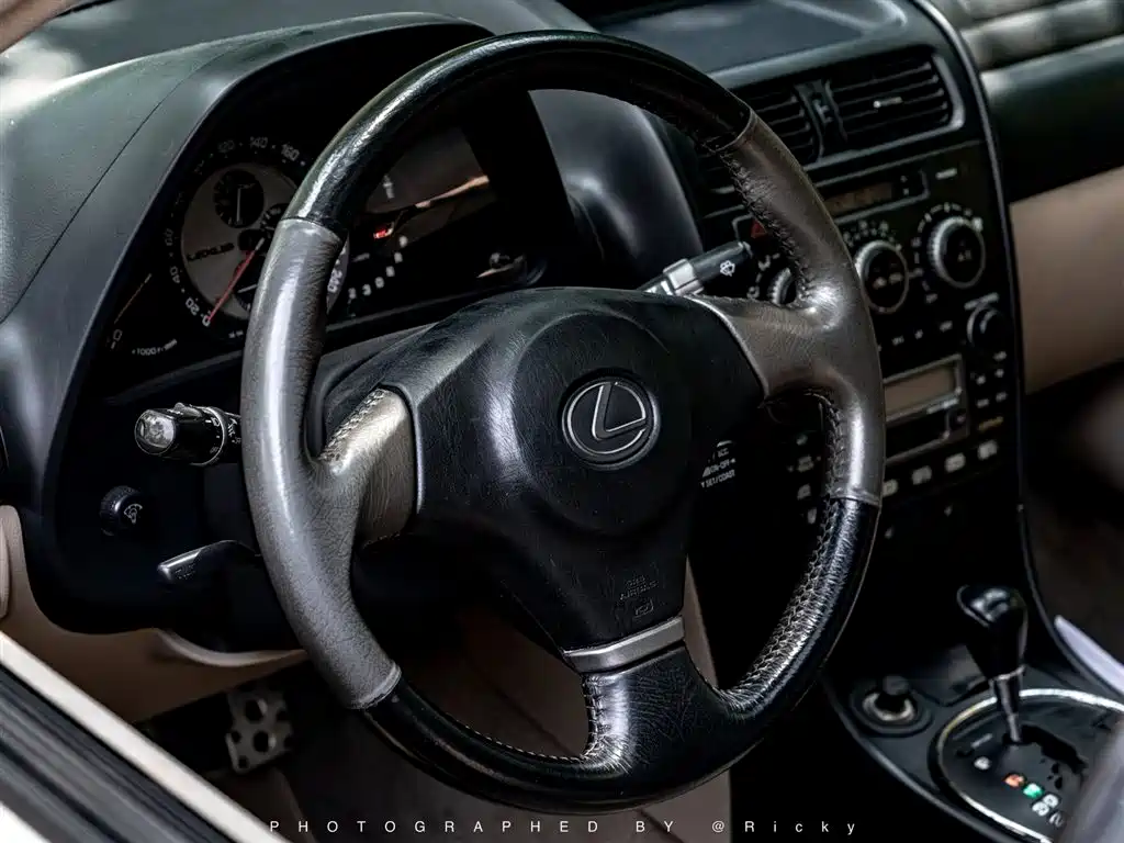 Lexus IS 200