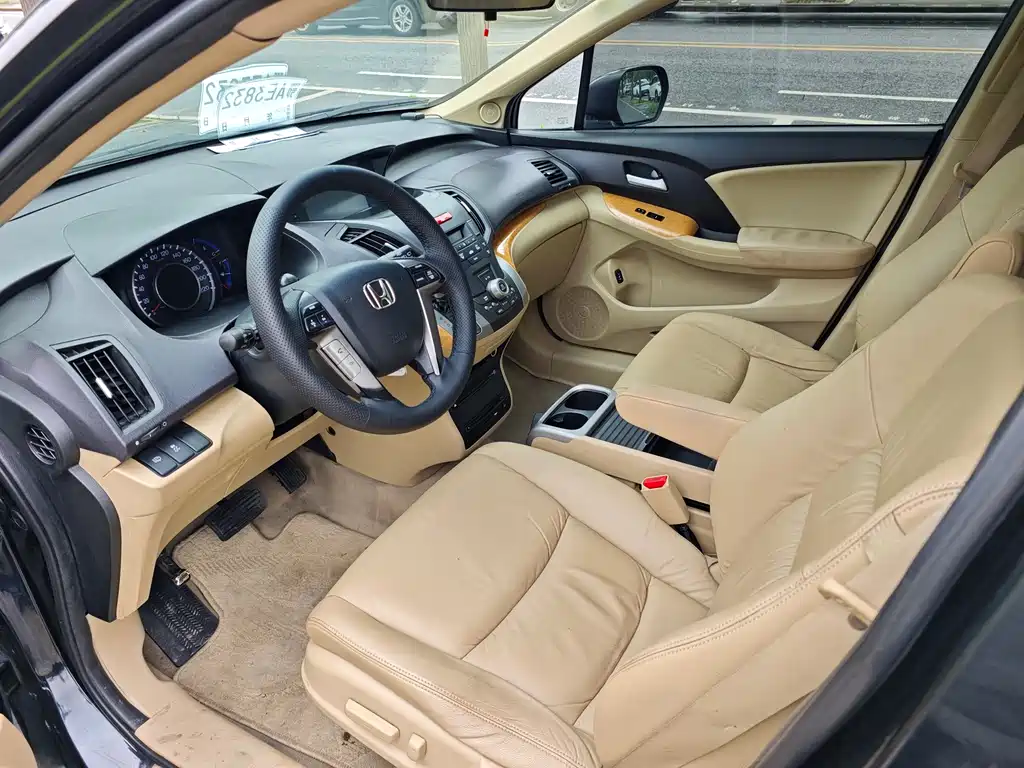 Odyssey 2.4 L Luxury