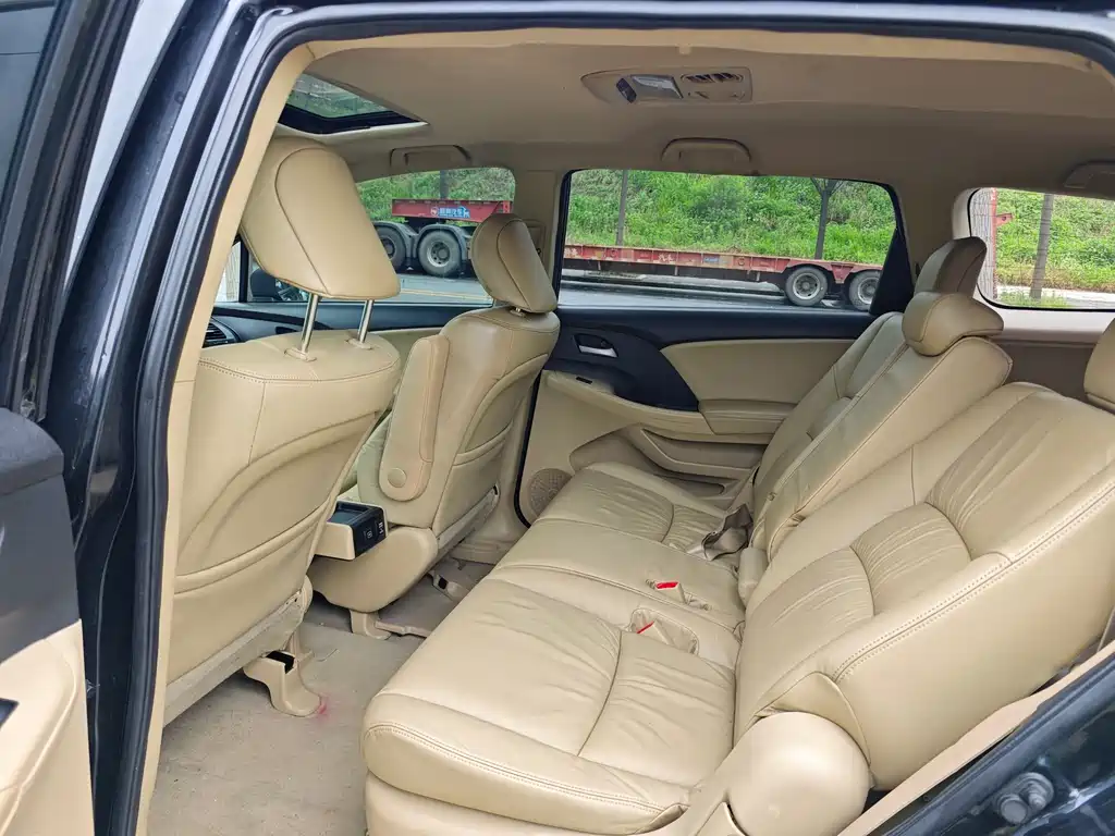 Odyssey 2.4 L Luxury