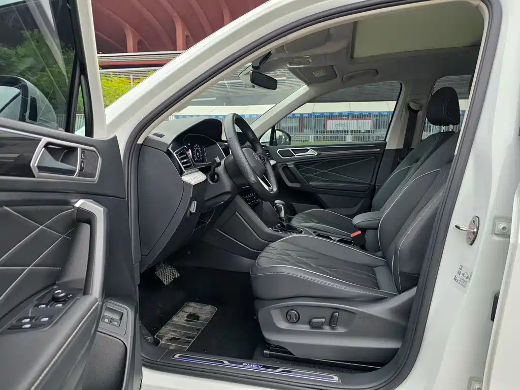 Tiguan L NEV 途观L插电混动 2023款 430 PHEV 插电混动旗舰版