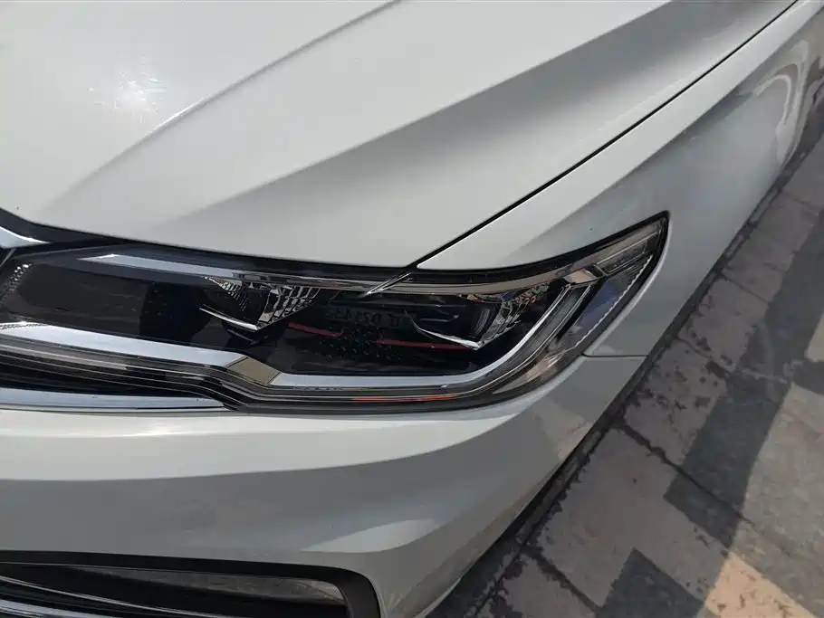 Bora 1.5 L Auto Comfort Connected