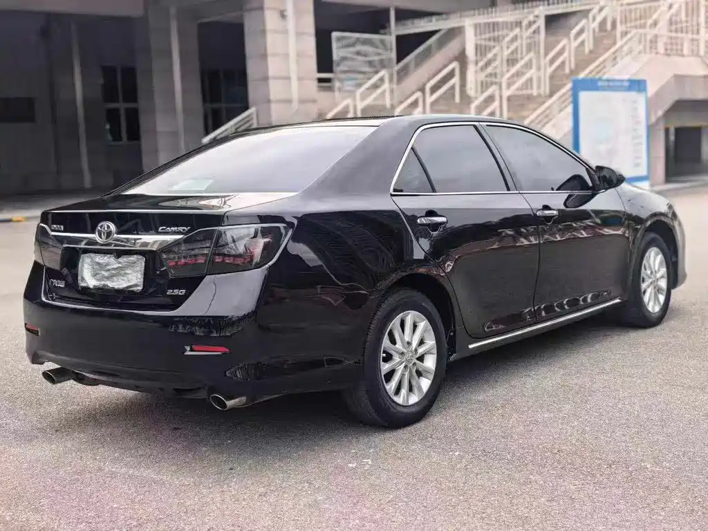 Camry 2.5 G Luxury
