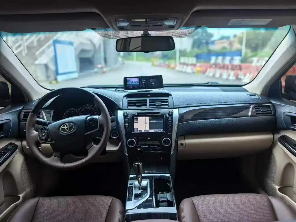 Camry 2.5 G Luxury