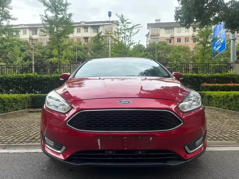 Ford Focus Hatchback 1.6 L Auto Style