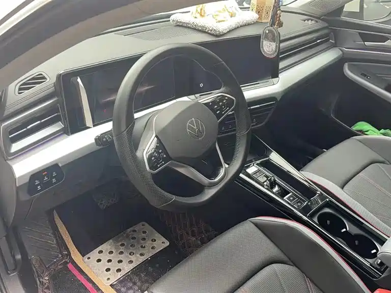 Lamando Lamando L 280 TSI DSG Hot