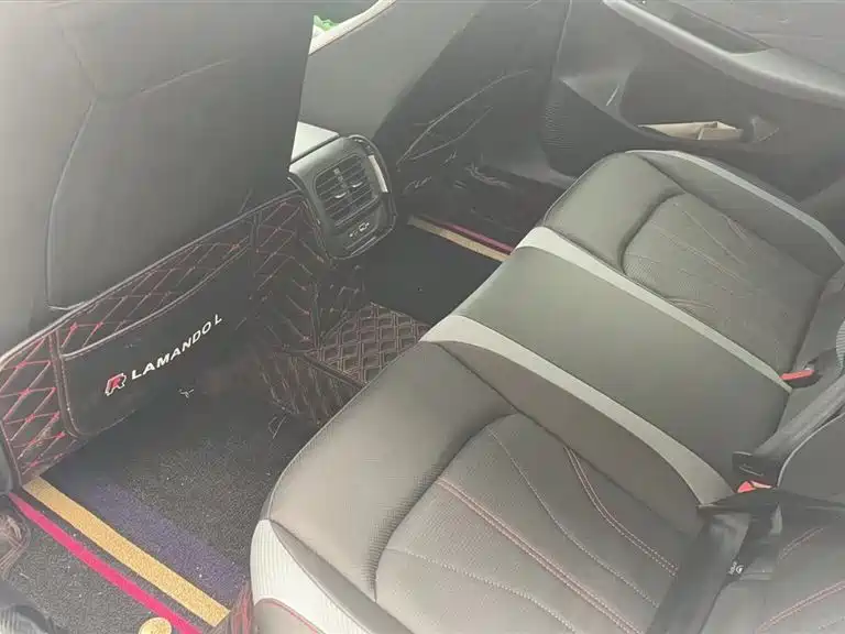 Lamando Lamando L 280 TSI DSG Hot