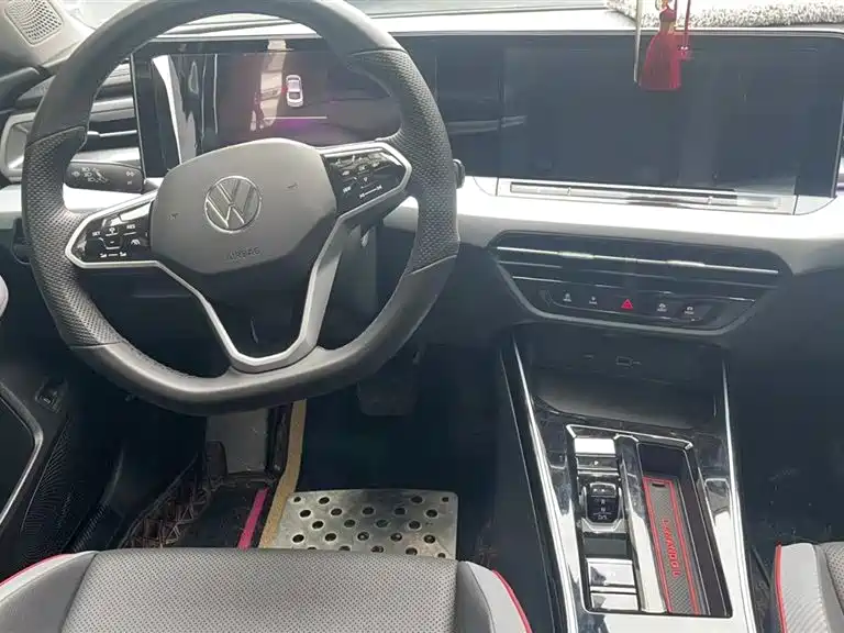 Lamando Lamando L 280 TSI DSG Hot