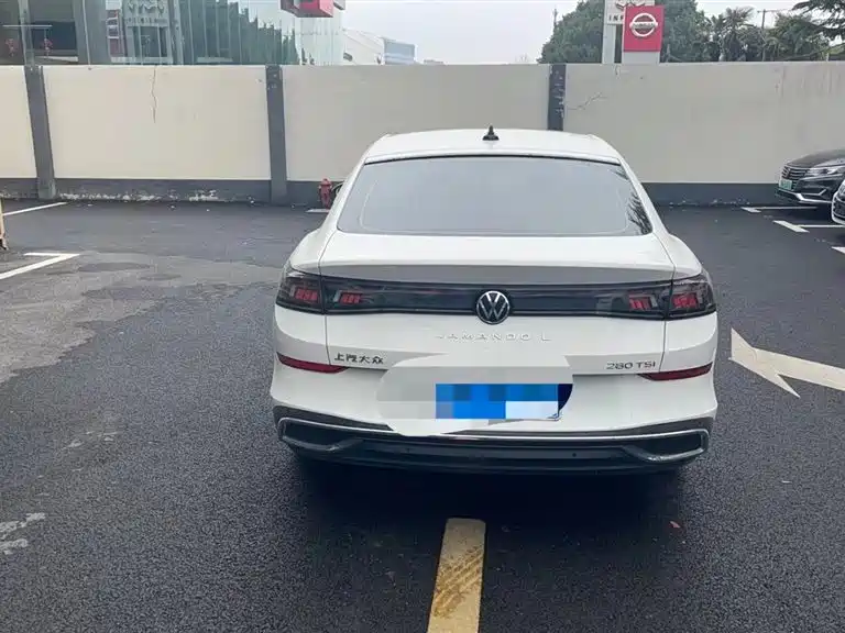 Lamando Lamando L 280 TSI DSG Hot