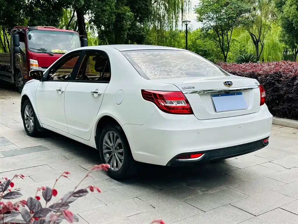 Vision 1.5 L Auto Happy