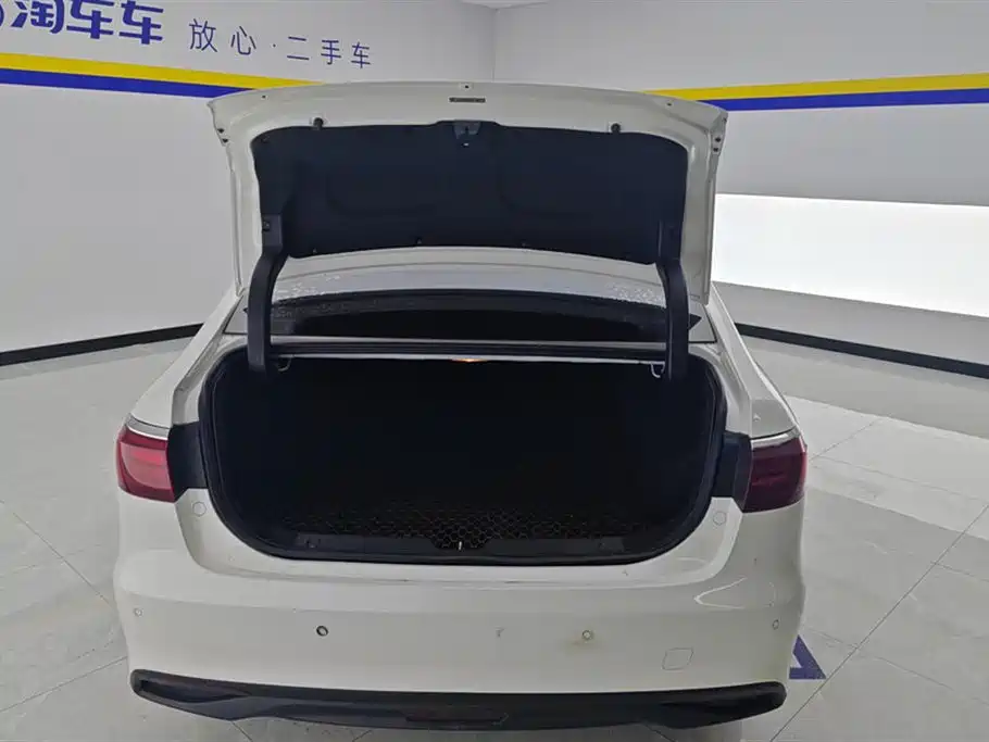Trumpchi GA6 270 T Auto Luxury