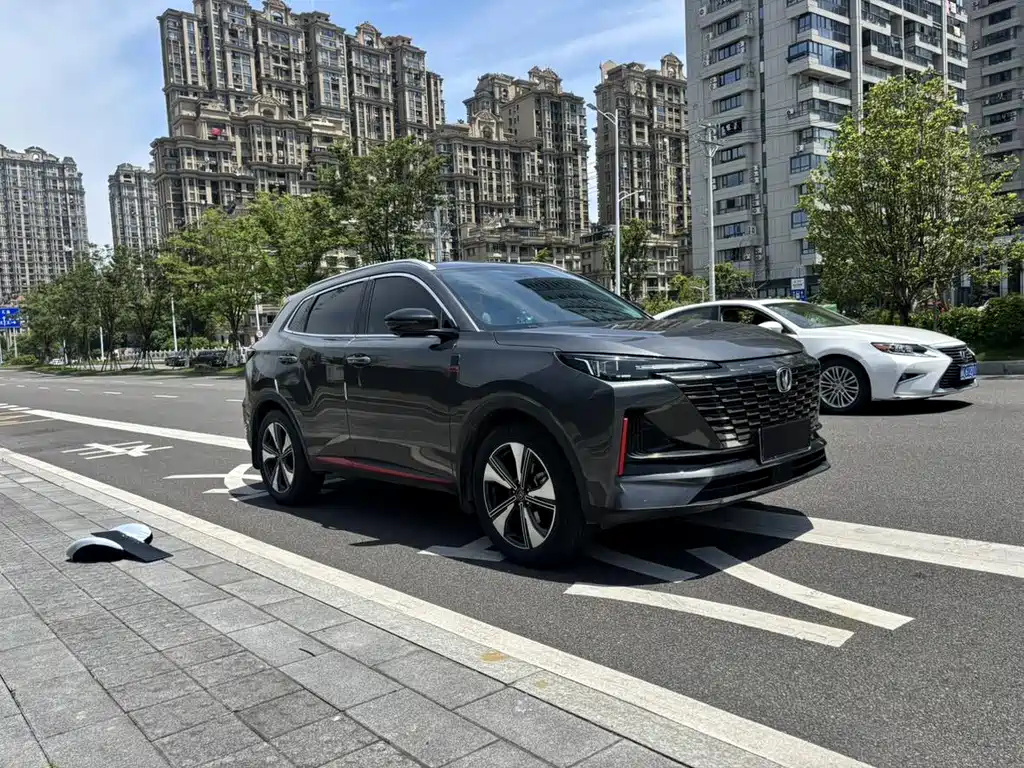 Changan CS55 PLUS Blue Whale 1.5 T DCT Distinguished