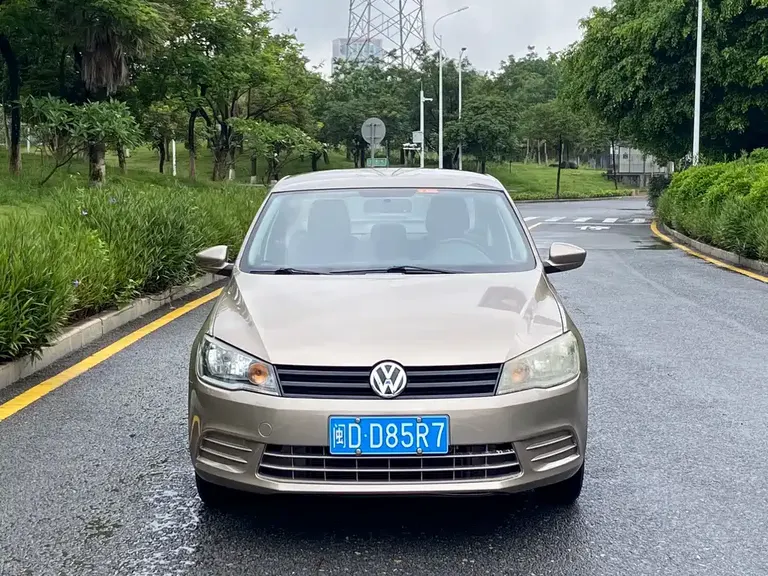Volkswagen Jetta 1.6 L Manual Fashion