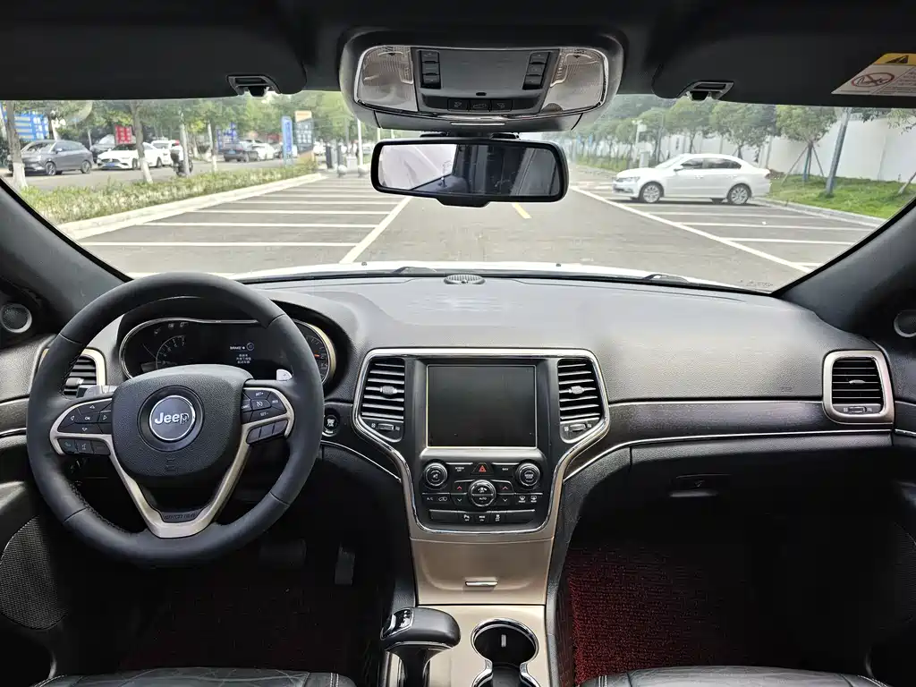 Grand Cherokee (Import) 3.0 L Comfort Enjoyment Navigation