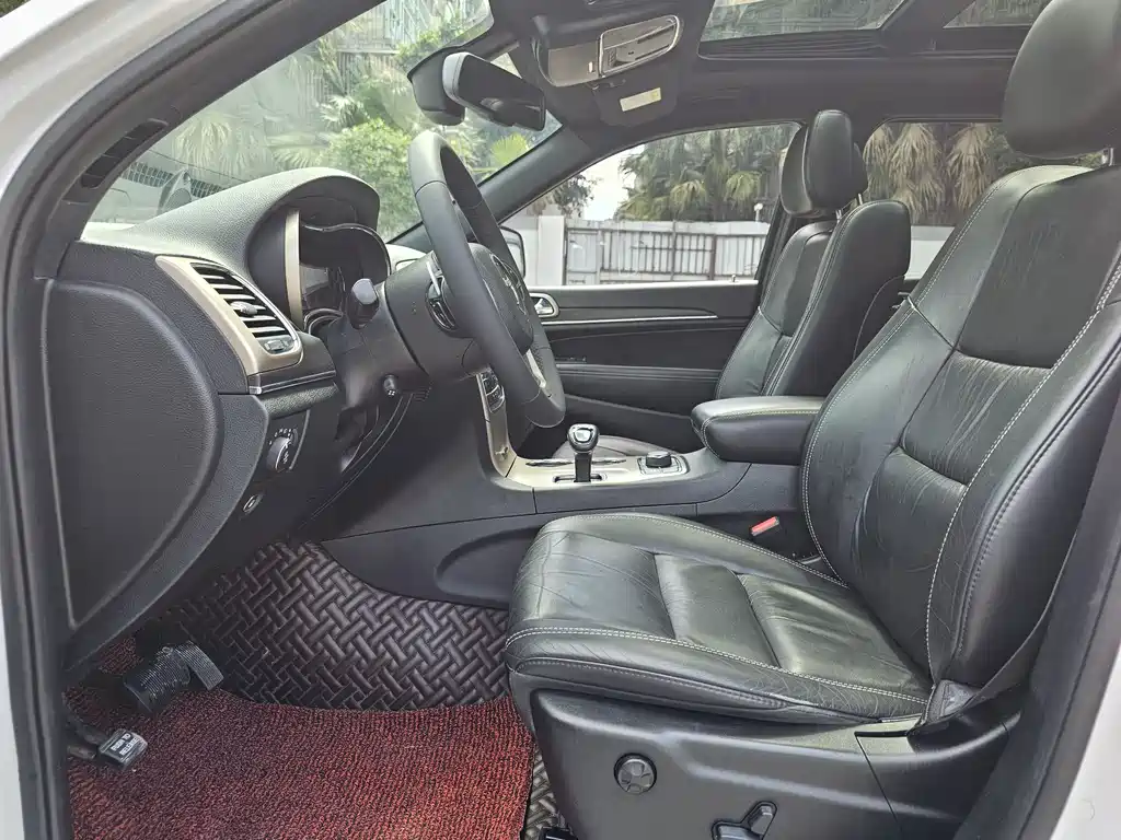 Grand Cherokee (Import) 3.0 L Comfort Enjoyment Navigation