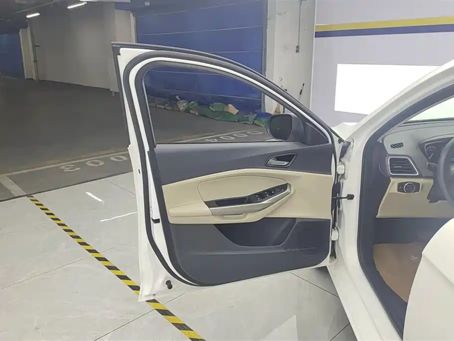 Escort 1.5 L Auto Comfort
