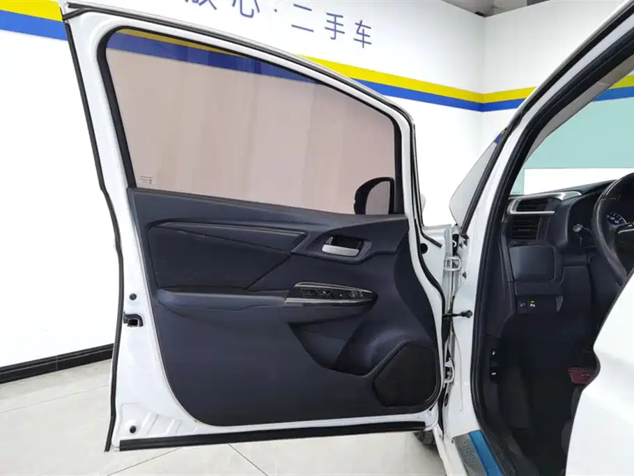 Fit 1.5 L LXS CVT Comfort Sunroof