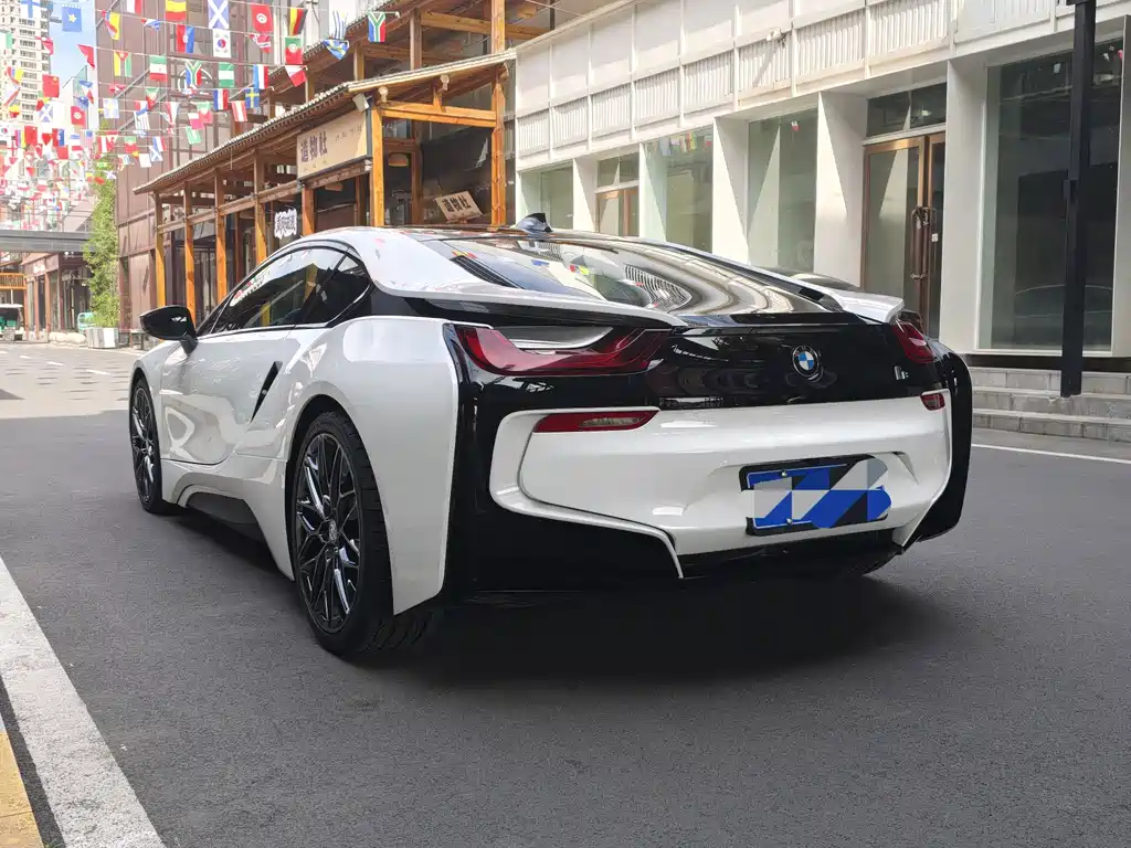 BMW i8 Standard