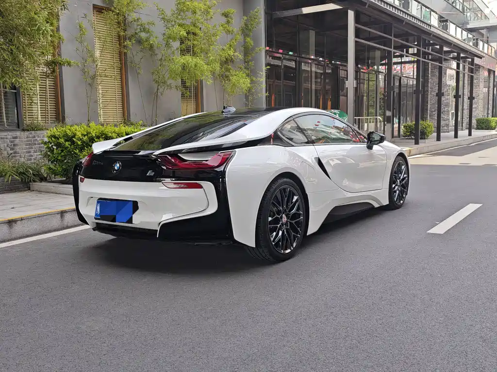 BMW i8 Standard