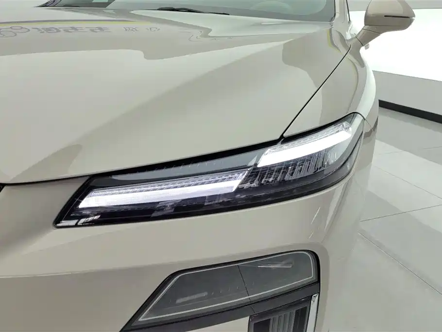 Roewe M7 DMH 160 km Joy