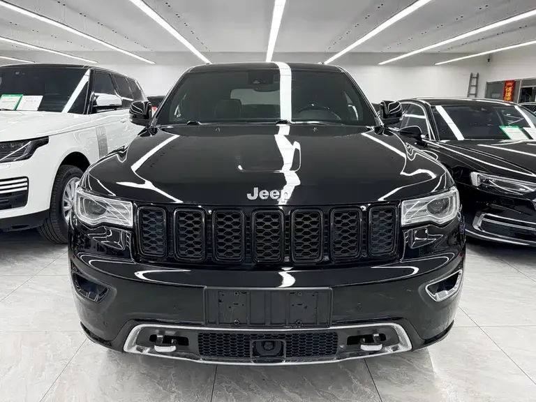 Jeep Grand Cherokee (Import) 3.6 L Luxury Navigation