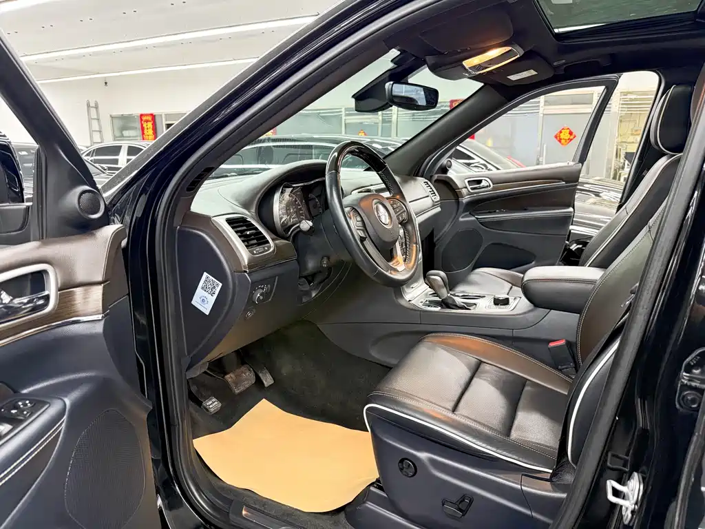Grand Cherokee (Import) 3.6 L Luxury Navigation