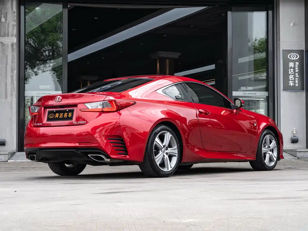 Lexus RC 200 t F SPORT