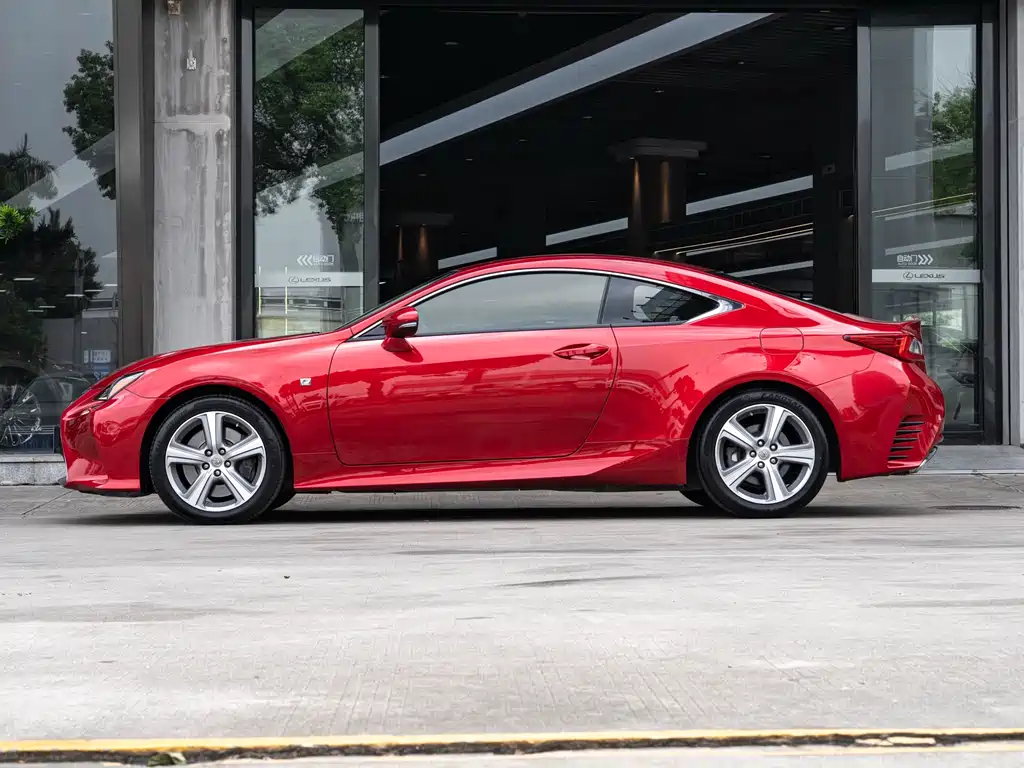 Lexus RC 200 t F SPORT