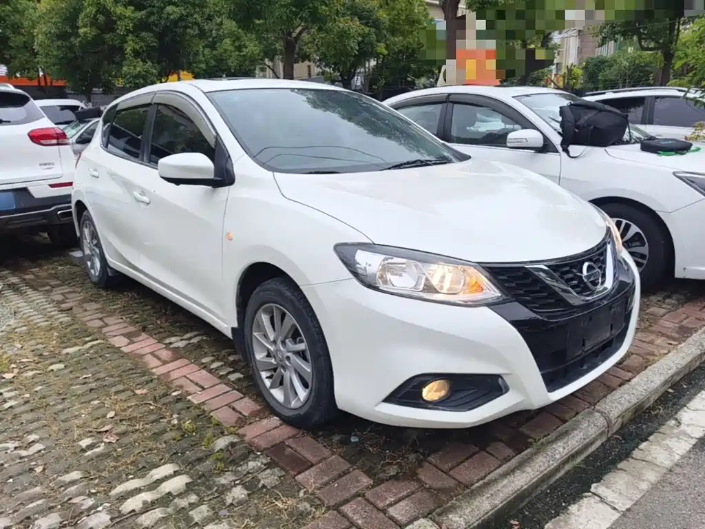 Tiida 1.6 L CVT Cool Motion CN-VI