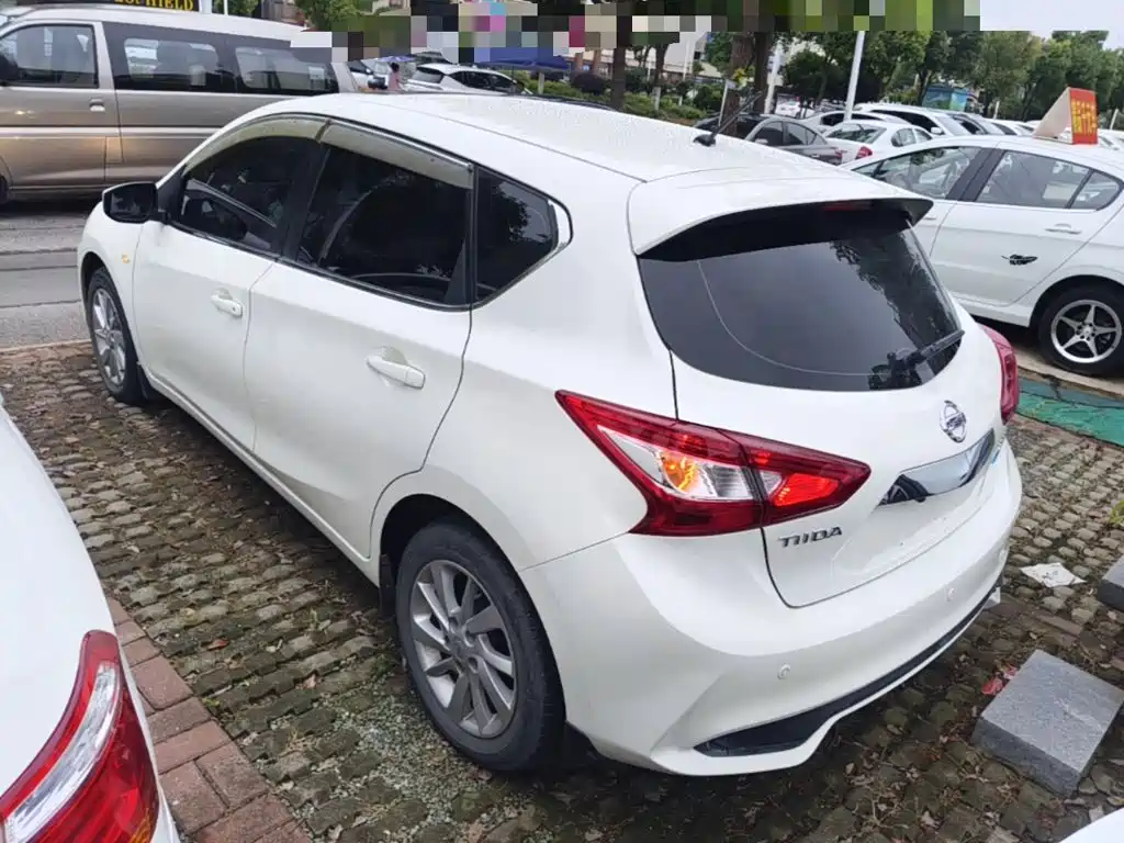 Tiida 1.6 L CVT Cool Motion CN-VI