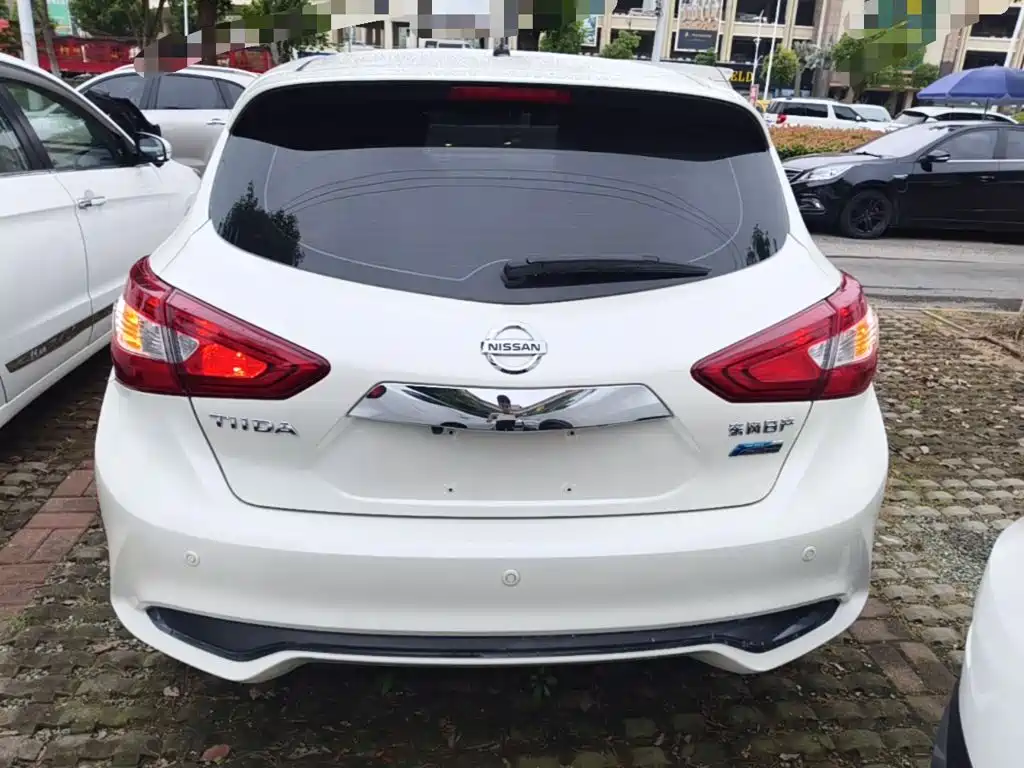 Tiida 1.6 L CVT Cool Motion CN-VI