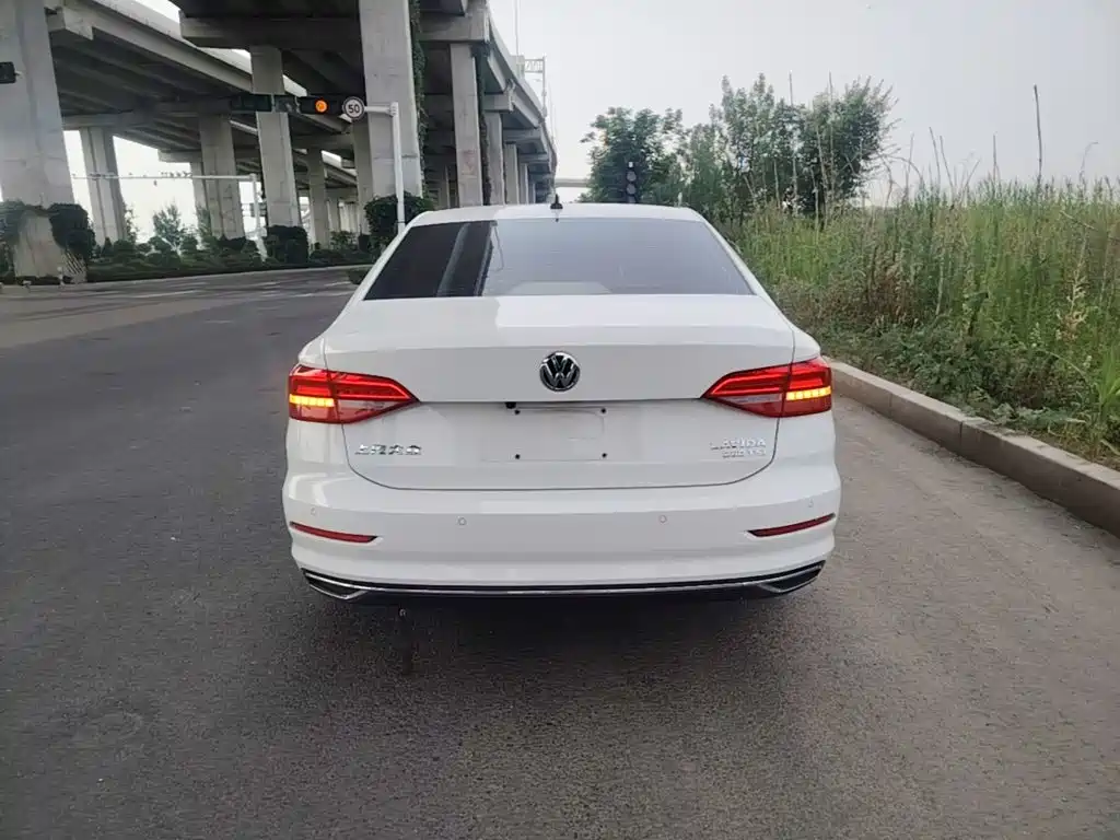 Lavida 280 TSI DSG Comfort CN-VI