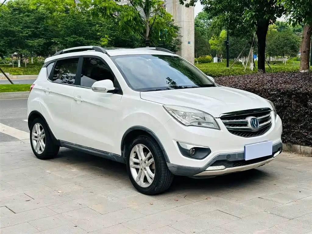 Changan CS35 1.6 L Auto Distinguished CN-V