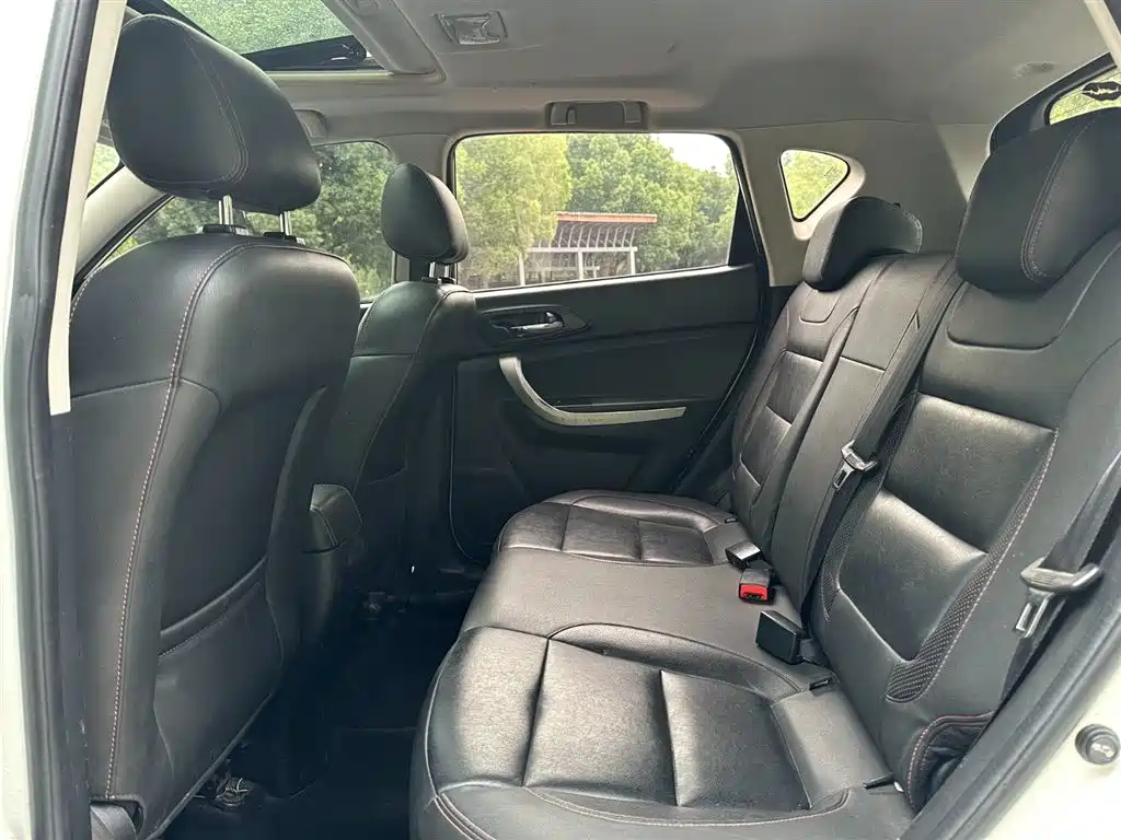 Changan CS35 1.6 L Auto Distinguished CN-V