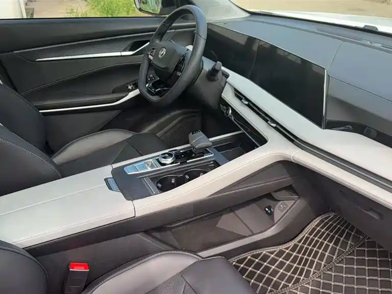 Changan CS75 PLUS 3 rd Gen 1.5 T Auto Luxury