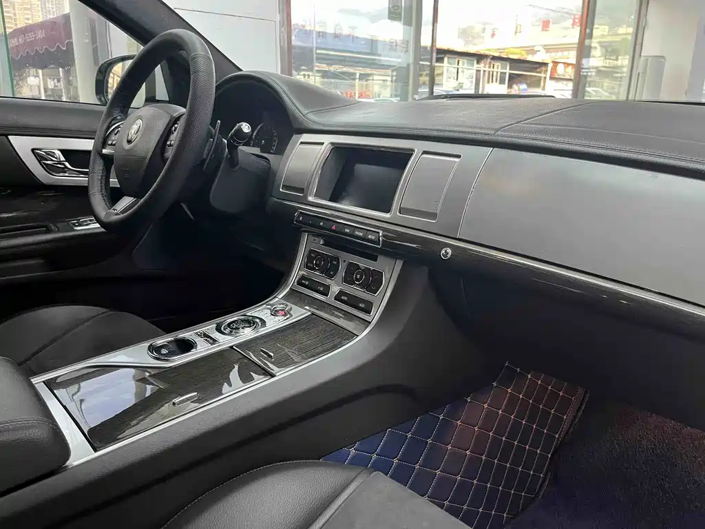 Jaguar XF XF 3.0 SC R-Sport Elegance