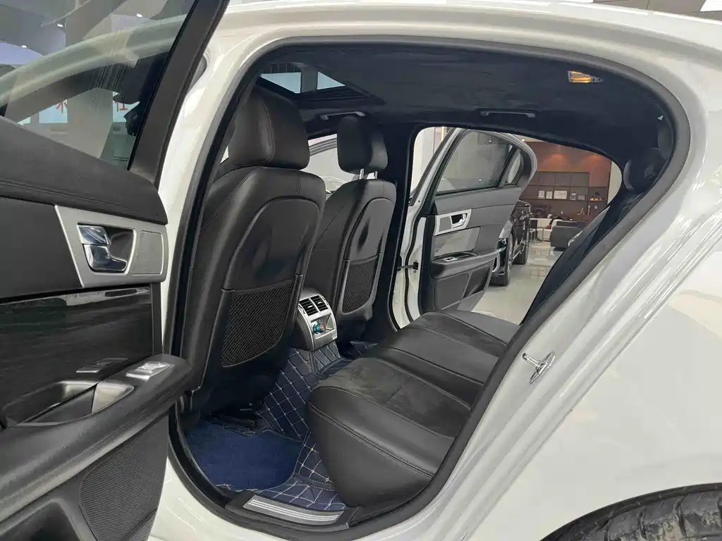 Jaguar XF XF 3.0 SC R-Sport Elegance