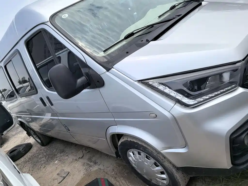 Transit Custom 2.8 T Commercial LWB Mid Roof 6-seat Rear Single Tire CN-VI JX493