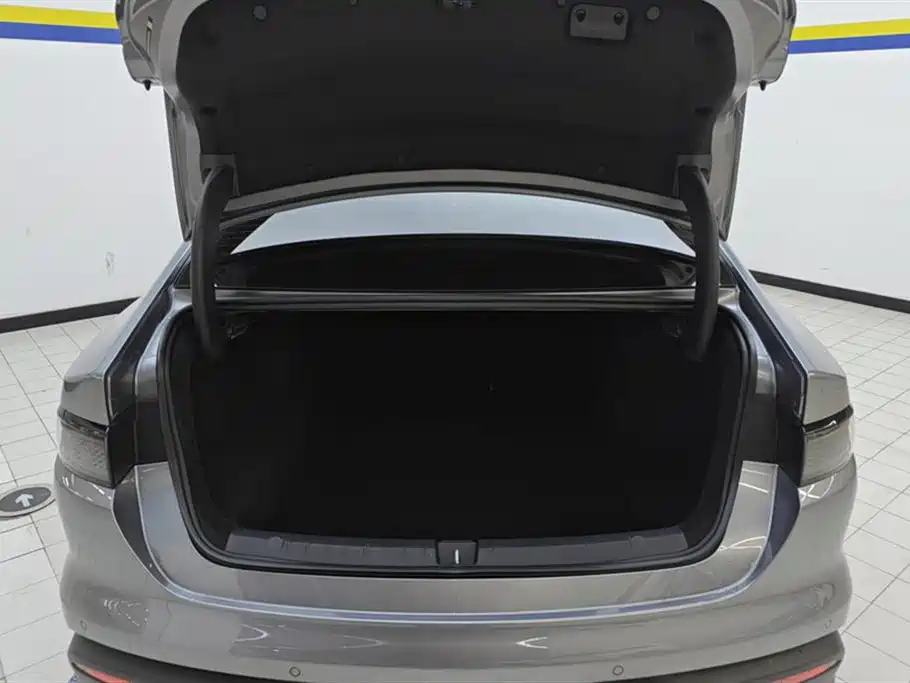 Seal 05 DM-i DM-i Smart Drive 55 KM Luxury