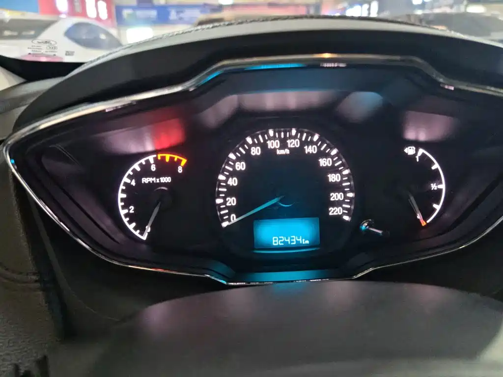 Escort 1.5 L Auto Fashion