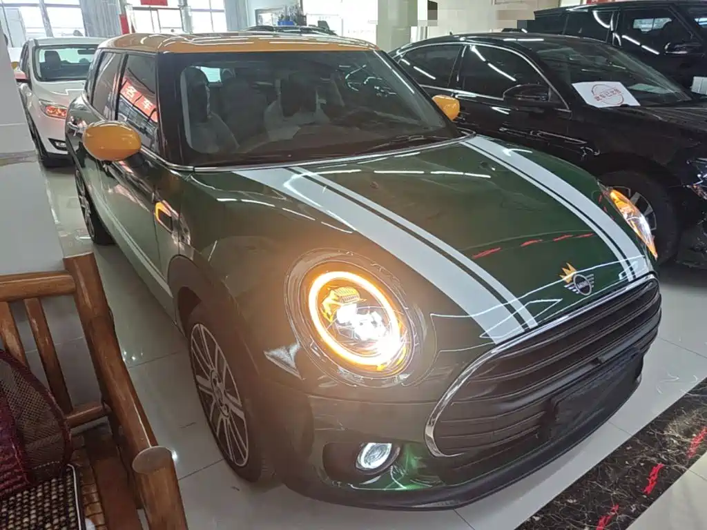 MINI CLUBMAN 1.5 T COOPER Connoisseur
