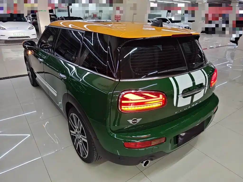 MINI CLUBMAN 1.5 T COOPER Connoisseur