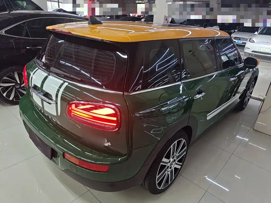MINI CLUBMAN 1.5 T COOPER Connoisseur