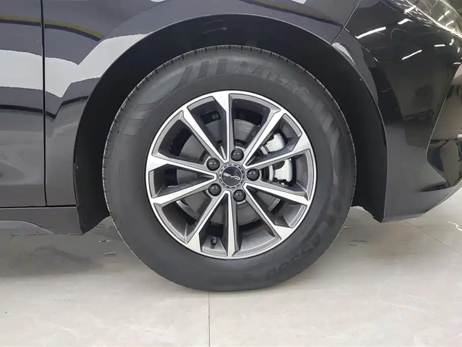 Destroyer 05 Glory DM-i 55 KM Luxury
