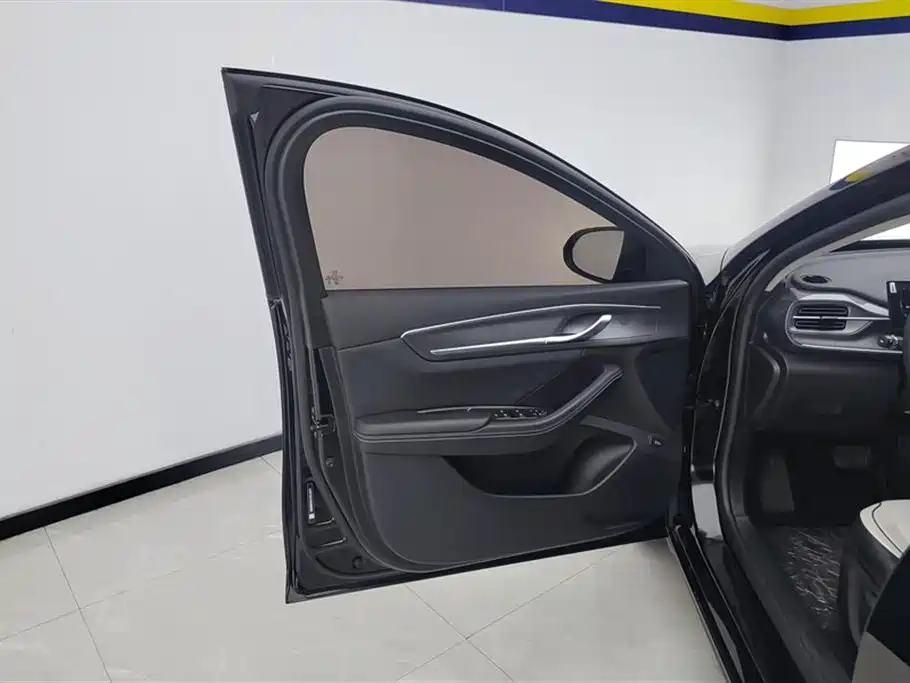 Destroyer 05 Glory DM-i 55 KM Luxury